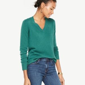 Ann Taylor Women's Green Cashmere V-neck Sweater